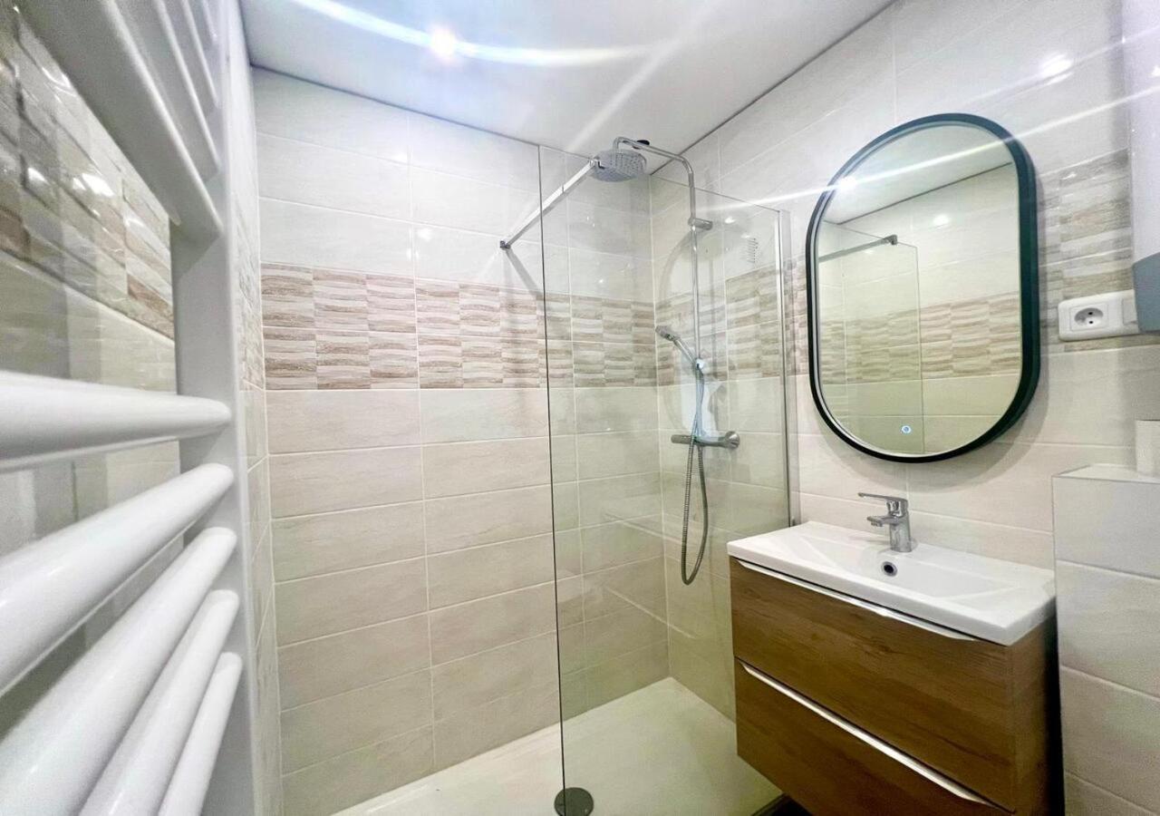 Studio Eclat Marine 3 Etoiles - Vue Mer - Parking-Clim-Plage A 20 Metres - Capitalchic Services Saint-Aygulf Fréjus Eksteriør bilde