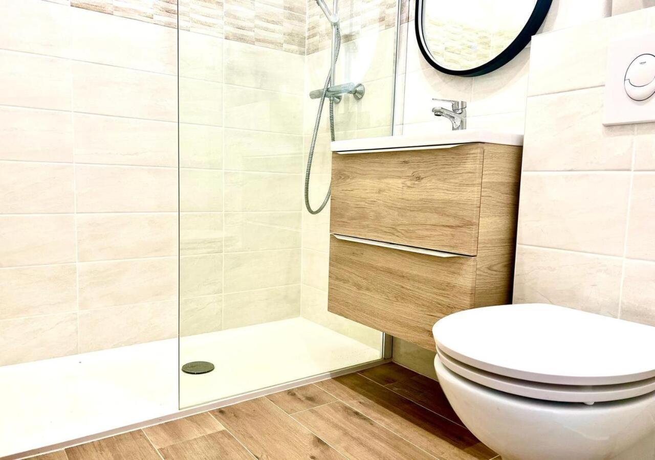 Studio Eclat Marine 3 Etoiles - Vue Mer - Parking-Clim-Plage A 20 Metres - Capitalchic Services Saint-Aygulf Fréjus Eksteriør bilde